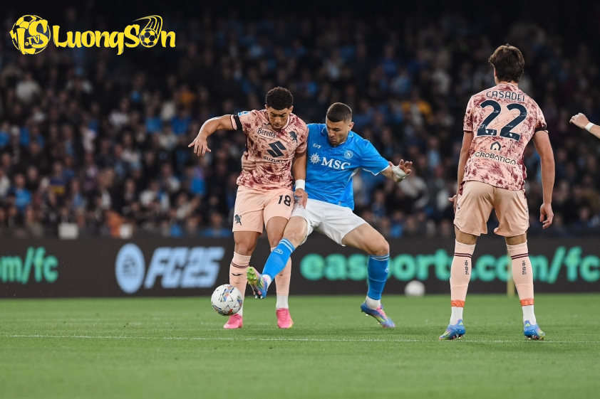 Phân Tích Trận Đấu Napoli vs Genoa