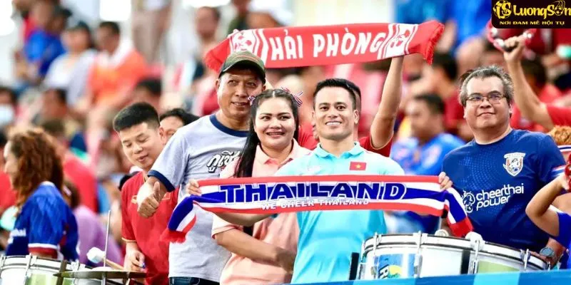 Sự động viên của người hâm mộ với đội tuyển nữ Thái Lan