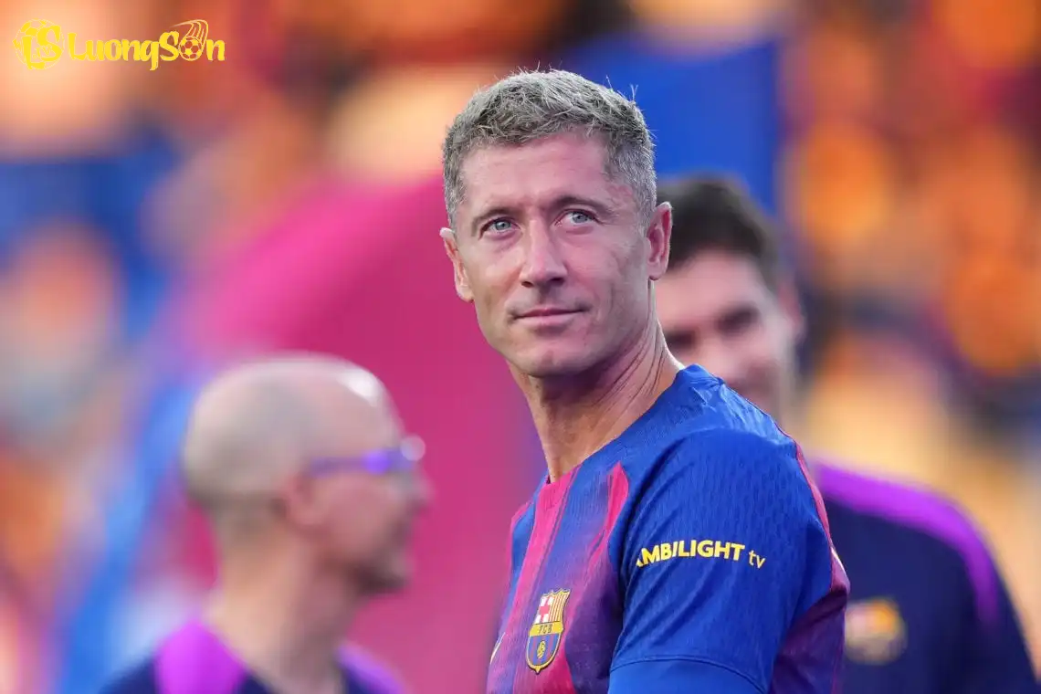 Lewandowski khẳng định tình yêu với đội chủ sân Camp Nou