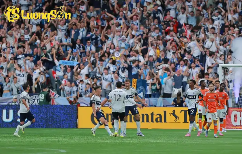 Thomas Muller bị từ chối bàn thắng