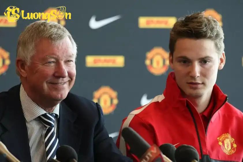 Từng được kỳ vọng là Paul Scholes tiếp theo, Nick Powell giờ đây đã 